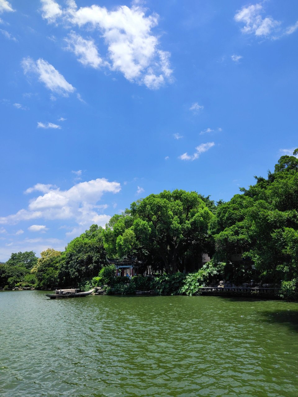 桂林開放式的榕湖景區實在太美麗 免費游覽,開放式管理,景色宜人,天空