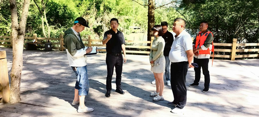 許建國在草地鄉(xiāng)督導(dǎo)調(diào)研相關(guān)工作